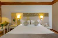 Voodi või voodid majutusasutuse Best Western Premier Bangtao Beach Resort & Spa toas