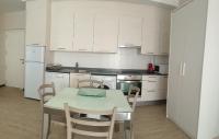 A kitchen or kitchenette at Apartamento en Urbanizacion El Retiro III
