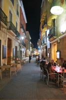 A restaurant or other place to eat at Apartamento en Urbanizacion El Retiro III