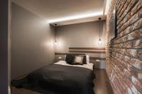 Posteľ alebo postele v izbe v ubytovaní Premium Apartment for Old Town & Jewish Quarter plus Pool