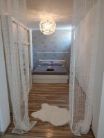 Posteľ alebo postele v izbe v ubytovaní Brela, cozy house with a beautiful sea view