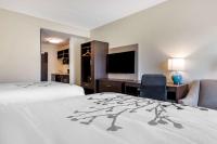 Sleep Inn & Suitesにあるベッド