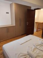 Posteľ alebo postele v izbe v ubytovaní Astradeni luxury apartments Kratir