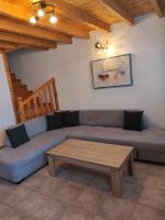 Posedenie v ubytovaní Astradeni luxury apartments Kratir