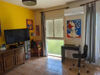 TV a/nebo společenská místnost v ubytování Apartamento zona residencial Montesol
