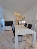 Kuchyň nebo kuchyňský kout v ubytování Apartment Bagić