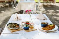 Jídlo v hotelu nebo okolí