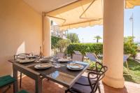 Balkon lub taras w obiekcie RARE! Exquisite 2-bd Apartment Facing the Sea