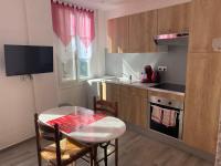 studio avec wifi à 50 m de la plage dans une rue piétonne - Housity