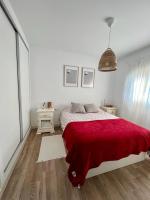 Posteľ alebo postele v izbe v ubytovaní Villa Olivia con Piscina, Jardin y Parking