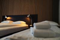 Postel nebo postele na pokoji v ubytování Konvin Hotel by Reykjavik Keflavik Airport