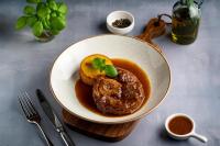 Jídlo v hotelu nebo okolí