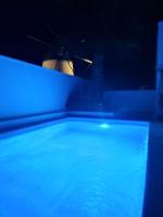 Bazén v ubytovaní apartamento el molino con piscina privada alebo v jeho blízkosti