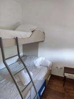 Posteľ alebo postele v izbe v ubytovaní apartamento el molino con piscina privada