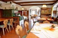 Restauracja lub miejsce do jedzenia w obiekcie Seehotel Huber