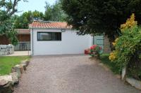 Ogród w obiekcie Maison Ti Havre avec jardin privé dans village de pêcheurs à Brem sur mer !