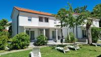 Vonkajšia záhrada v ubytovaní Villas Corinthia