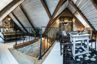Posezení v ubytování RESORT KOVÁRNA - Frýdštejn - stylové ubytování, luxusní wellness, zážitková restaurace