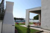 Ogród w obiekcie Chalets conilizate 12 pax piscina 300mts playa