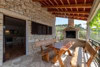 Patio nebo venkovní prostory v ubytování Seaside Holiday Home Vinka