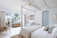 Ein Bett oder Betten in einem Zimmer der Unterkunft Selenya Talpe - Boutique Villa