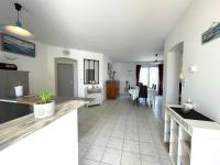 Plán poschodí v ubytovaní Maison 6 pers à 650m de la plage avec jardin clos, BBQ et Wi-Fi - FR-1-224A-53