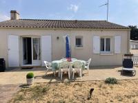 Plán poschodí v ubytovaní Maison 6 pers à 650m de la plage avec jardin clos, BBQ et Wi-Fi - FR-1-224A-53