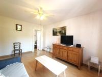 Televízia a/alebo spoločenská miestnosť v ubytovaní Spacieux T3 à Aix-les-Bains entre Ville et Lac avec Balcon et Wi-Fi ! - FR-1-555-62