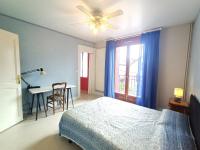 Posteľ alebo postele v izbe v ubytovaní Spacieux T3 à Aix-les-Bains entre Ville et Lac avec Balcon et Wi-Fi ! - FR-1-555-62