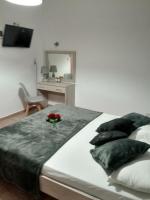 Posteľ alebo postele v izbe v ubytovaní Avra Rooms