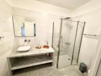 A bathroom at Villa Podere Del Grasso