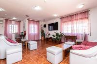 TV a/nebo společenská místnost v ubytování Hotel Azul Praia