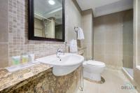 Koupelna v ubytování Coastal 2BR at Sky Gardens DIFC by Deluxe Holiday Homes