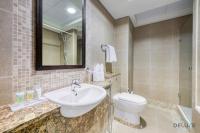 Koupelna v ubytování Coastal 2BR at Sky Gardens DIFC by Deluxe Holiday Homes