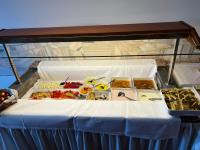 Jídlo v hotelu nebo okolí