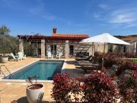 Bazén v ubytování Ferienhaus Rovinj mit Pool nebo v jeho okolí