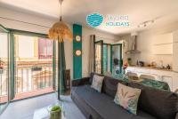 A kitchen or kitchenette at SkySea Holidays CITY CENTER SUITES