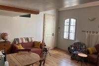 Część wypoczynkowa w obiekcie Superb 90m With Wifi Located In Avignon!