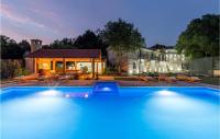 Gallery image of Awesome Home In Vinjani Donji With 5 Bedrooms, Wifi And Outdoor Swimming Pool in Bilopavlovići