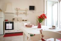 A kitchen or kitchenette at Masseria Bianca di Puglia