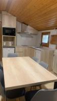 A kitchen or kitchenette at Hostal La Cabanya