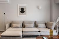 Posedenie v ubytovaní Marvelous 2BR Apartments with balcony by UPSTREET