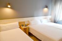 Postel nebo postele na pokoji v ubytování Hotel Alda Estación Vigo