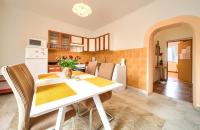 Kuchyň nebo kuchyňský kout v ubytování Apartmani Sabina