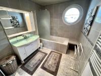 Plan piętra w obiekcie Villa Plouhinec, 4 pièces, 4 personnes - FR-1-479-132