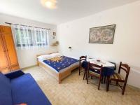 Posteľ alebo postele v izbe v ubytovaní Apartment in Jadranovo 41868