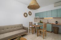 Kuchyňa alebo kuchynka v ubytovaní Kallia's Suites Milos