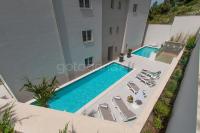 Bazén v ubytovaní Villa Smaragd - Saphir - Luxury Apartment With Shared Pool alebo v jeho blízkosti