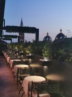 Restauracja lub miejsce do jedzenia w obiekcie Hotel Palladium Palace
