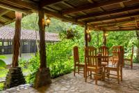 Garður fyrir utan Rancho Margot Sustainable & Self Sufficient Eco Lodge